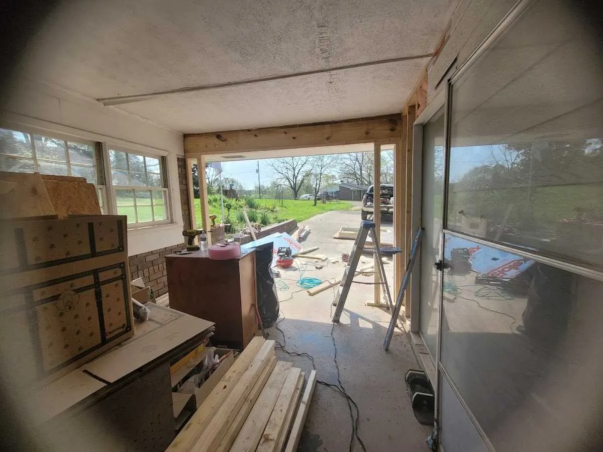 Air movers and dehumidifier for Drying & Dehumidification in Centralia